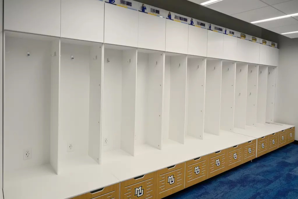 shield-lockers-marquette-golden-eagles-mens-tennis-lockers-3